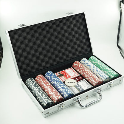 Set de Poker Complex cu 300 de jetoane Flippy, Include 2 seturi de carti, 5 zaruri, Echipat cu servieta de aluminiu cu dimensiunile 39x7x27 cm-6
