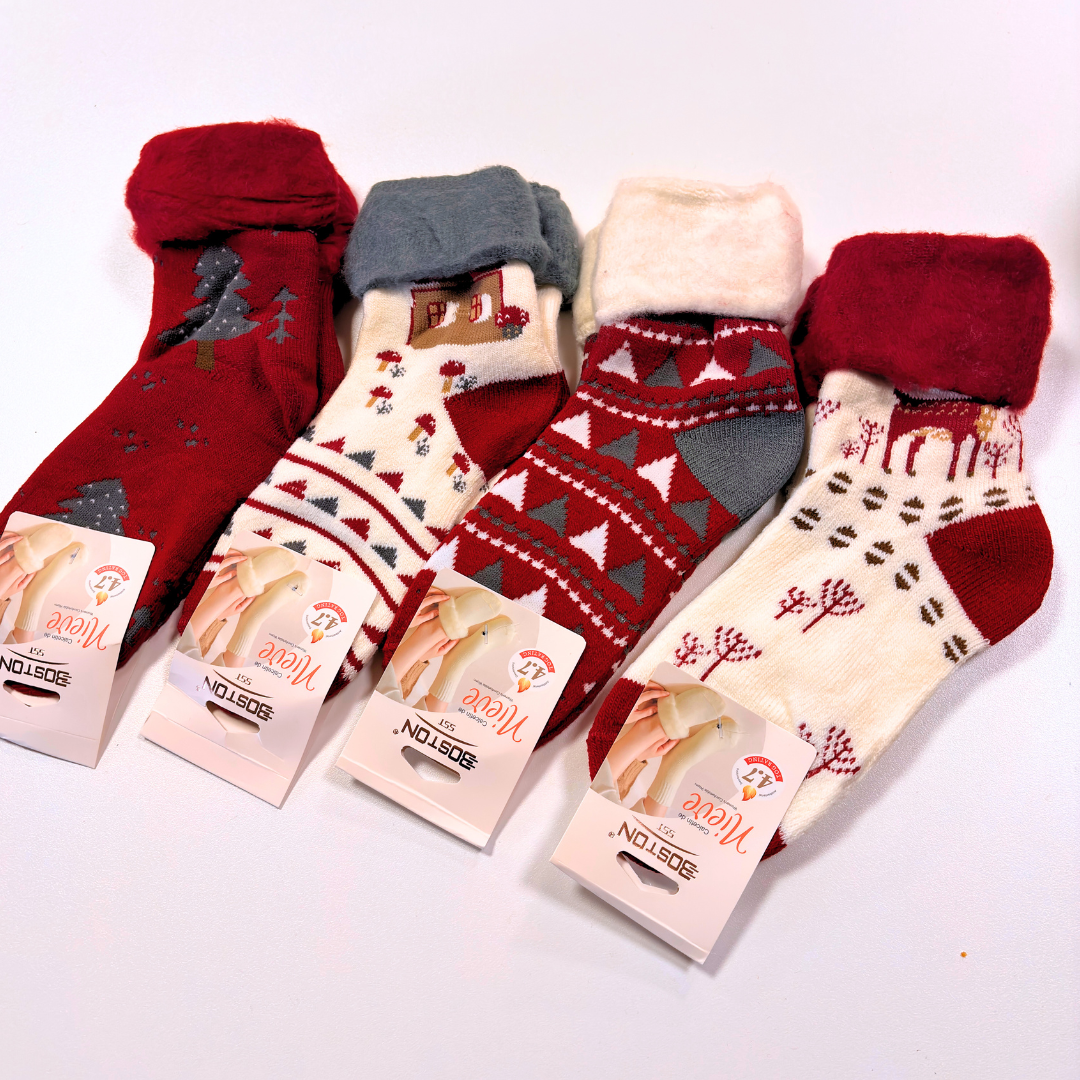 Set 4 Șosete din lână flaușate cu blăniță și model de Crăciun