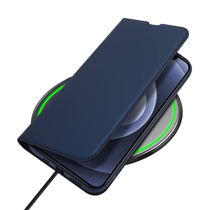 Husă Flip Dux Ducis Skin Pro pentru iPhone 13, Albastră