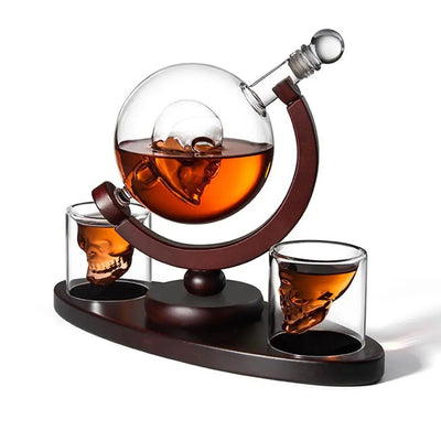 Set pentru Cognac și Whiskey - Sticlă-Decantor Cap de Mort cu 2 Pahare