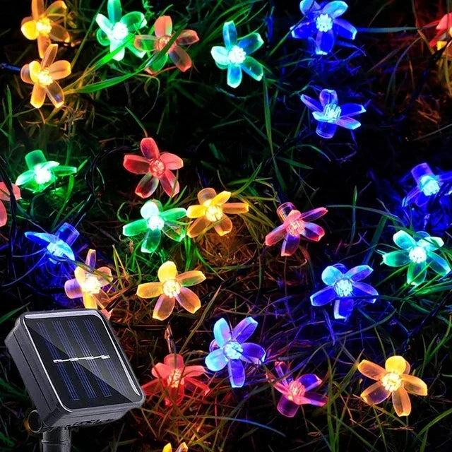 Instalatie solara in formă de flori de cireș, cu LED-uri pe sârmă, lungime 5 metri, 50 de LED-uri, 8 moduri, rezistente la apă, cu funcționare pe baterie