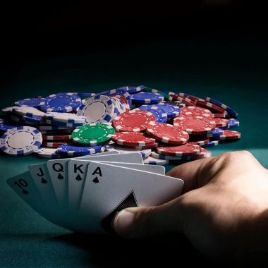 Set Poker 500 Piese în Geantă de Aluminiu – Joc de Poker Profesional