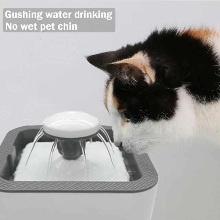 Dispenser Apa Automat SIKS Tip Fantana Pentru Pisici Si Caini, Filtrare / Purificare Apa, Ultra Silentios, 3 Trepte, Cu Adaptor USB Priza, Capacitate 2.4 L, Alb/Gri