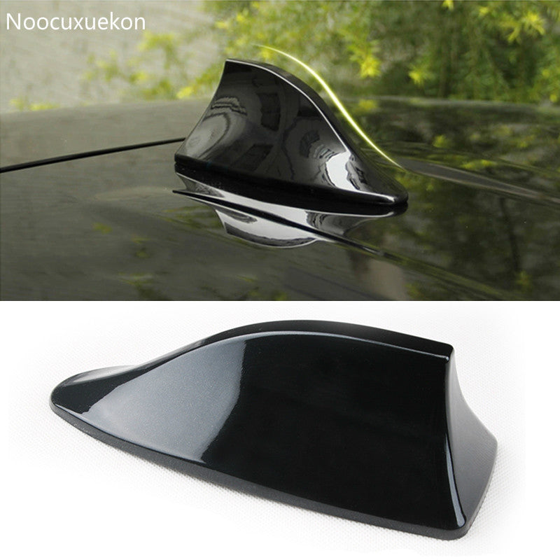 Antena auto activa AM - FM tip "SHARK TAIL" culoare NEGRU-1