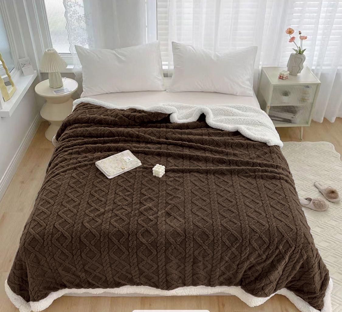 Pătură COCOLINO Groasă din Imitație de Cașmir - Moale și Călduroasă pentru Camping, Acasă sau Călătorii (200 cm x 230 cm)