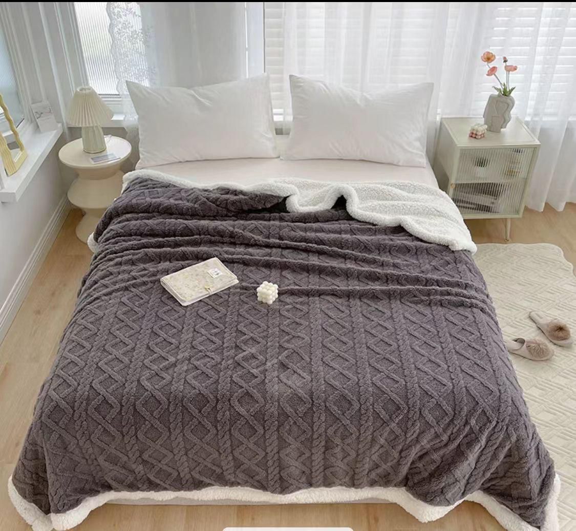 Pătură COCOLINO Groasă din Imitație de Cașmir - Moale și Călduroasă pentru Camping, Acasă sau Călătorii (200 cm x 230 cm)