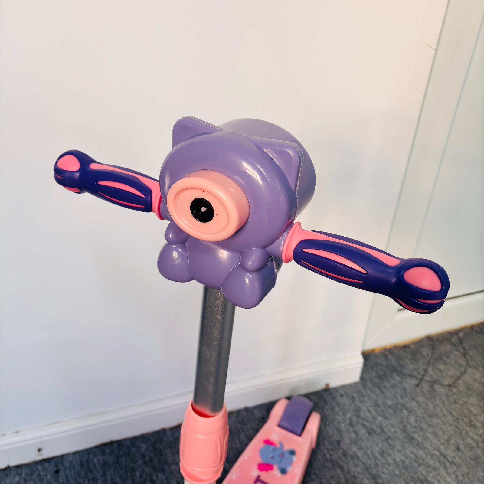 Trotineta cu 3 Roți, Muzică și Baloane de Săpun, Roz - RESIGILATĂ