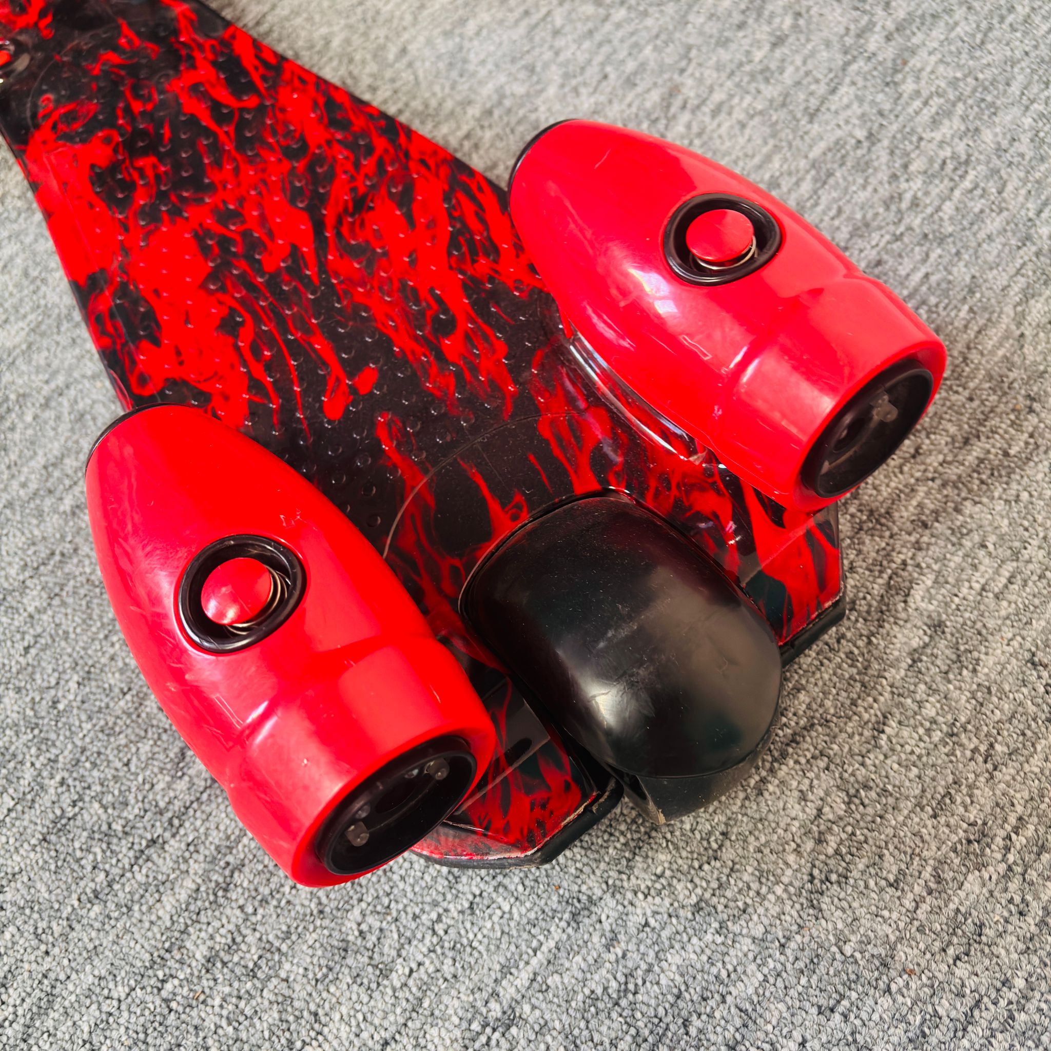 Trotineta cu Aburi, Sunete și Lumini, cu Bluetooth și Cablu USB, TR07, Roșu - RESIGILATĂ