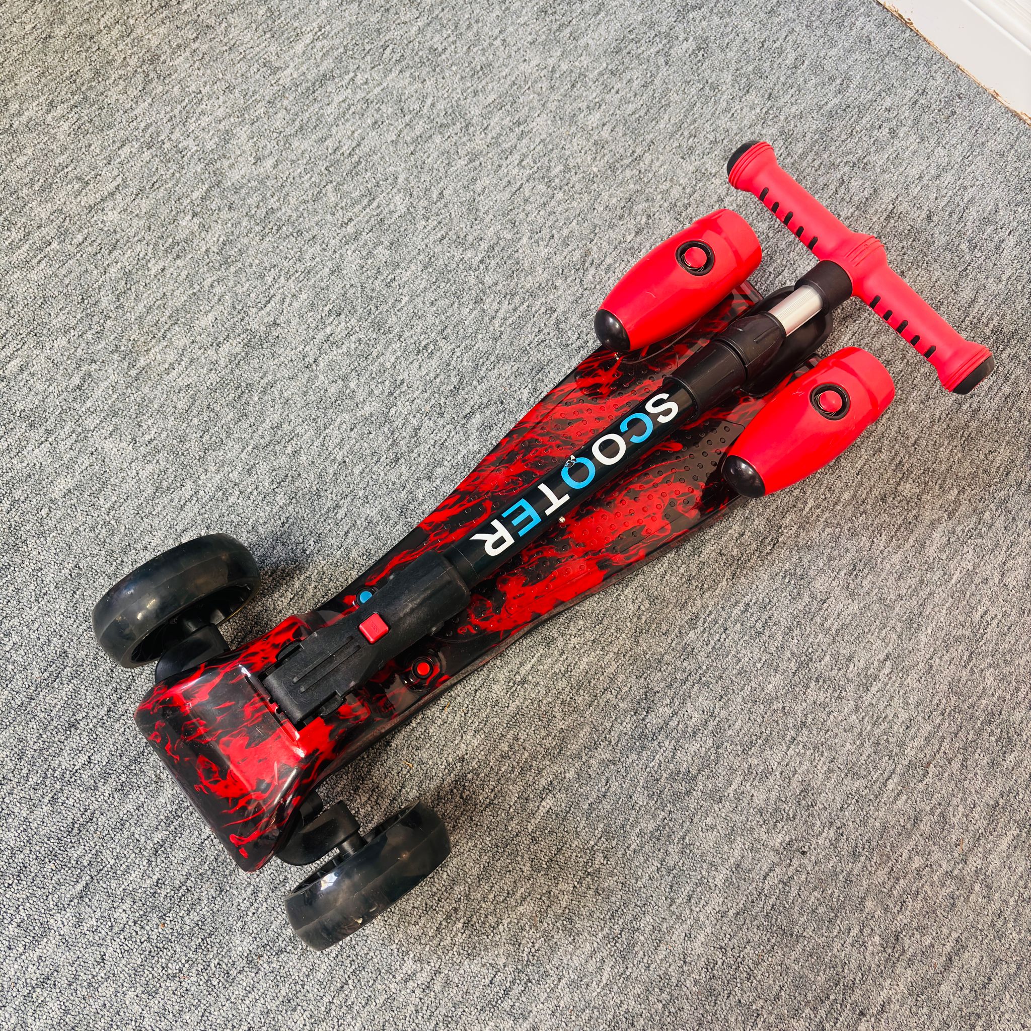 Trotineta cu Aburi, Sunete și Lumini, cu Bluetooth și Cablu USB, TR07, Roșu - RESIGILATĂ