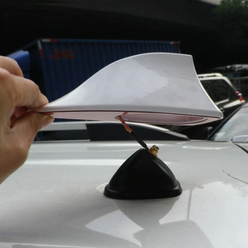 Antena auto activa AM - FM tip "SHARK TAIL" culoare SILVER-4