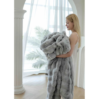 Pătură Luxury Soft Touch, cu Blăniță Artificială Tip Iepure, 200x230 cm