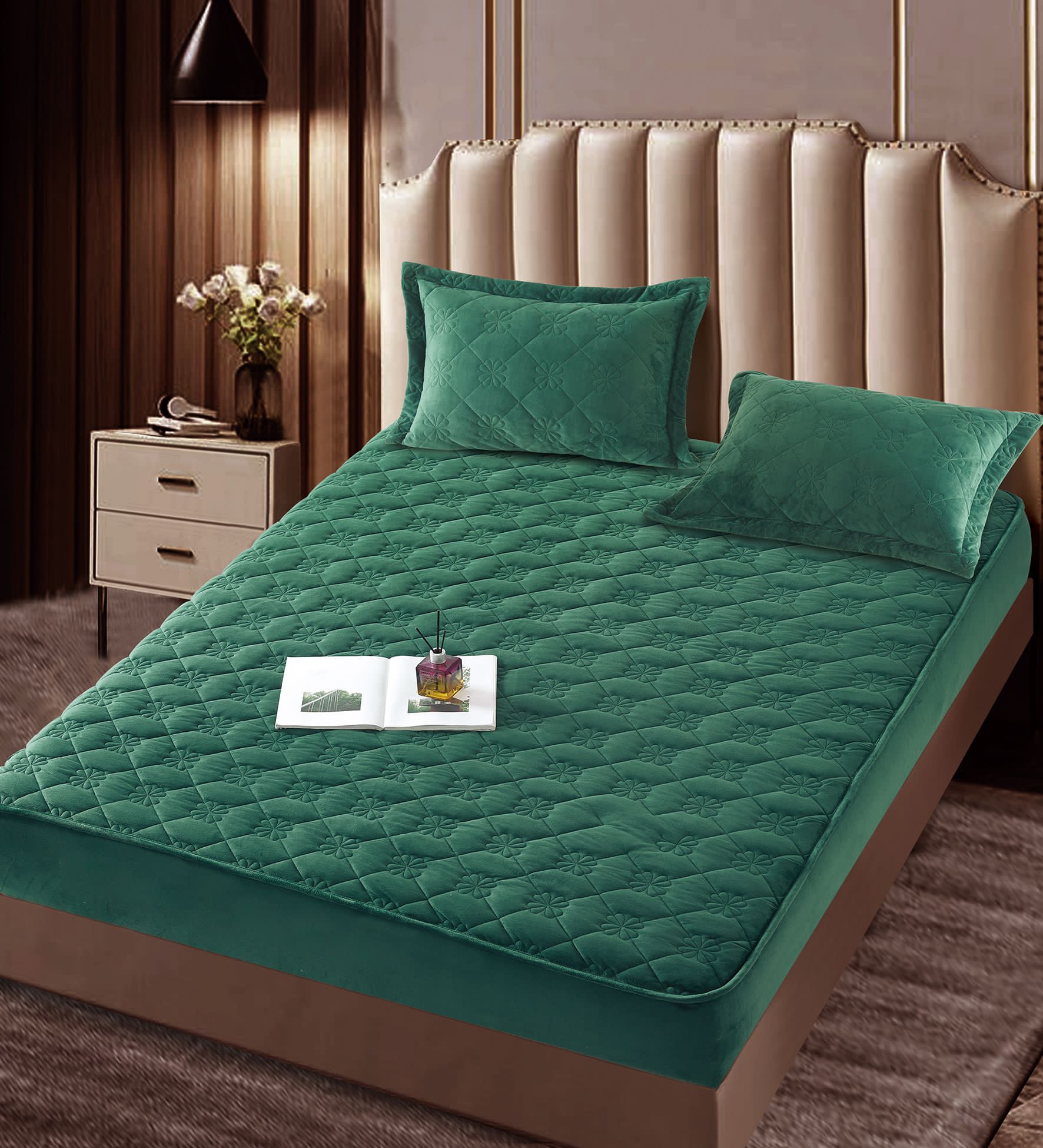 Husa de pat matlasata si 2 fete de perne din catifea, cu elastic, model tip topper, pentru saltea 140x200 cm, verde