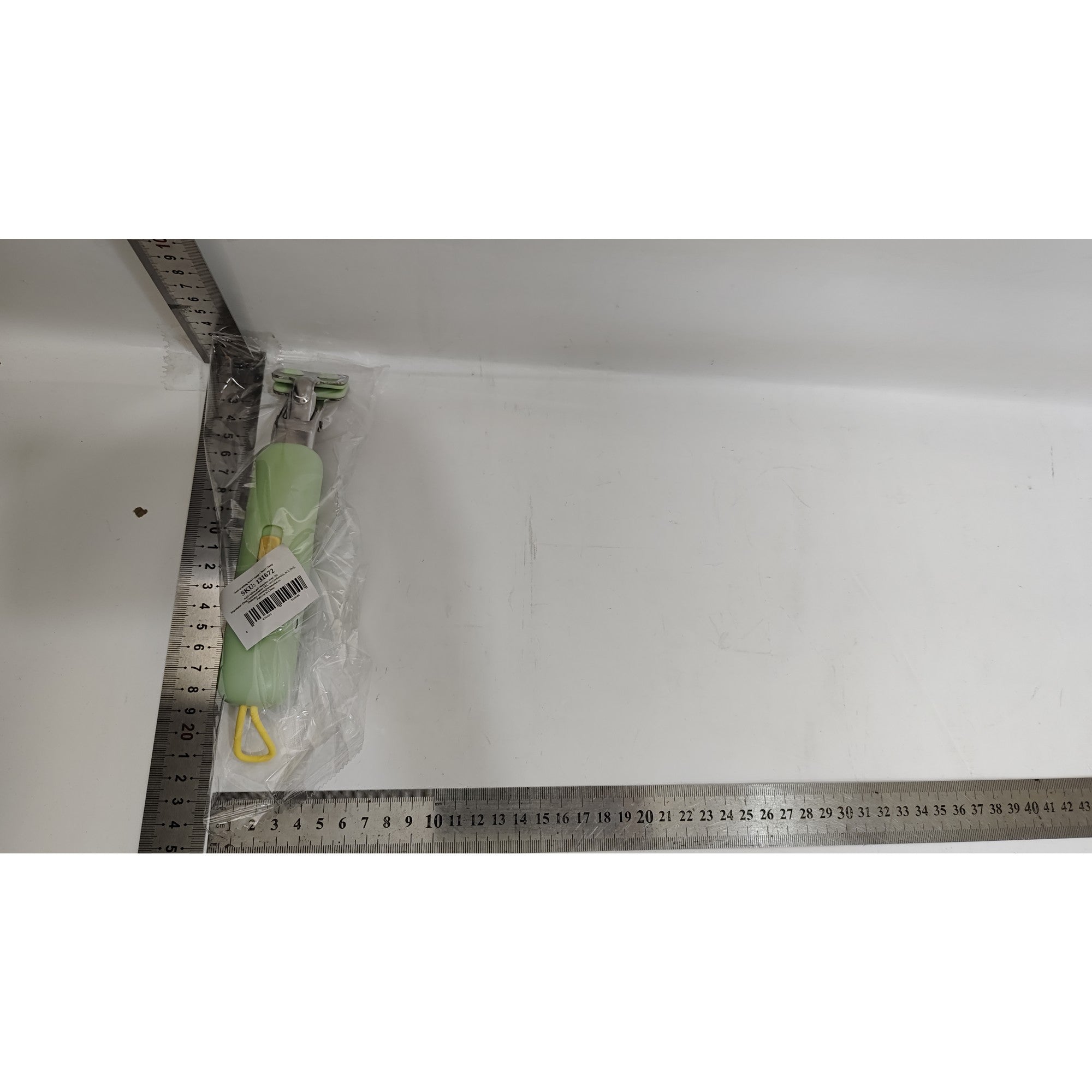 Clema pentru Boluri, Flippy, Anti-Alunecare, din Silicon, de Uz Casnic, Rezistent la Temperaturi Inalte, Model Animat, Maner si Cleste Inox, 12.5x3.6 cm, Verde-1