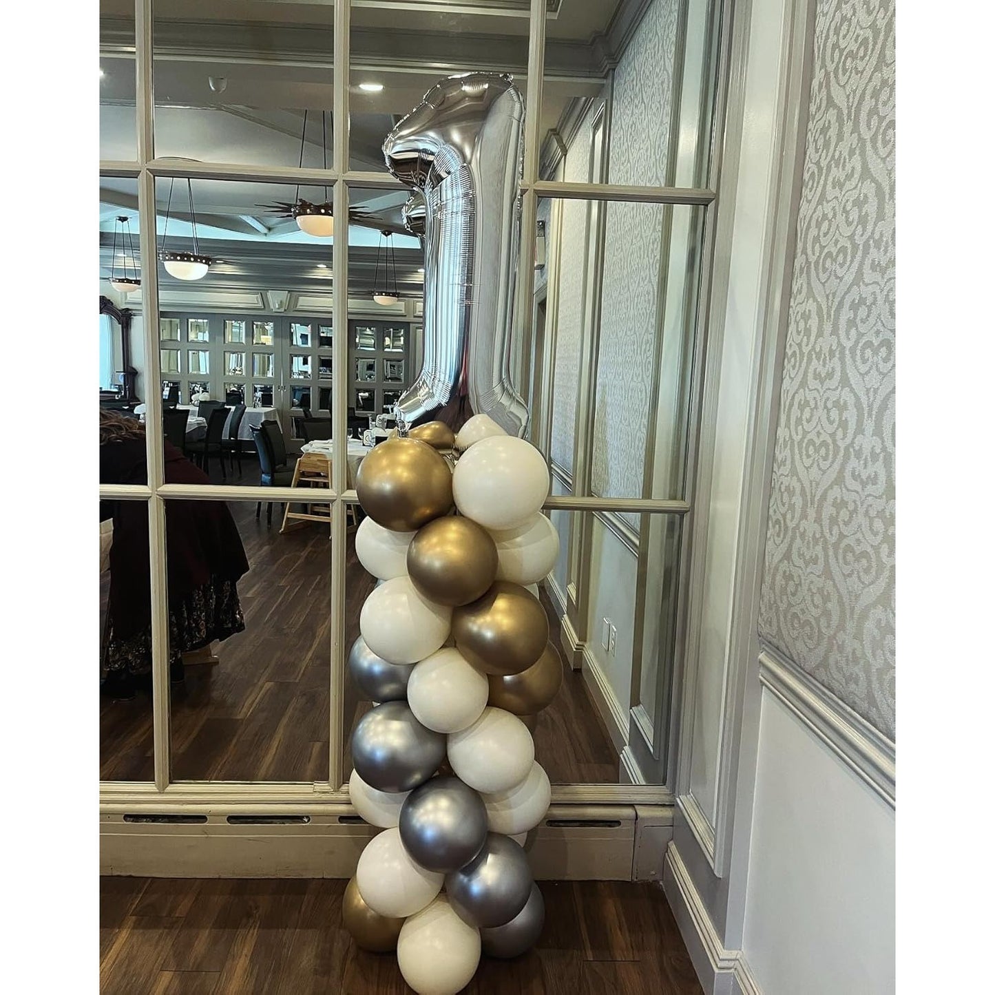 Balon din Folie Metalizata, Flippy, Figurina Cifra, Tema Aniversare 100 cm, Ambalaj Individual, Pai inclus, Umflare cu Aer sau Heliu, Argintiu, Cifra 1-5