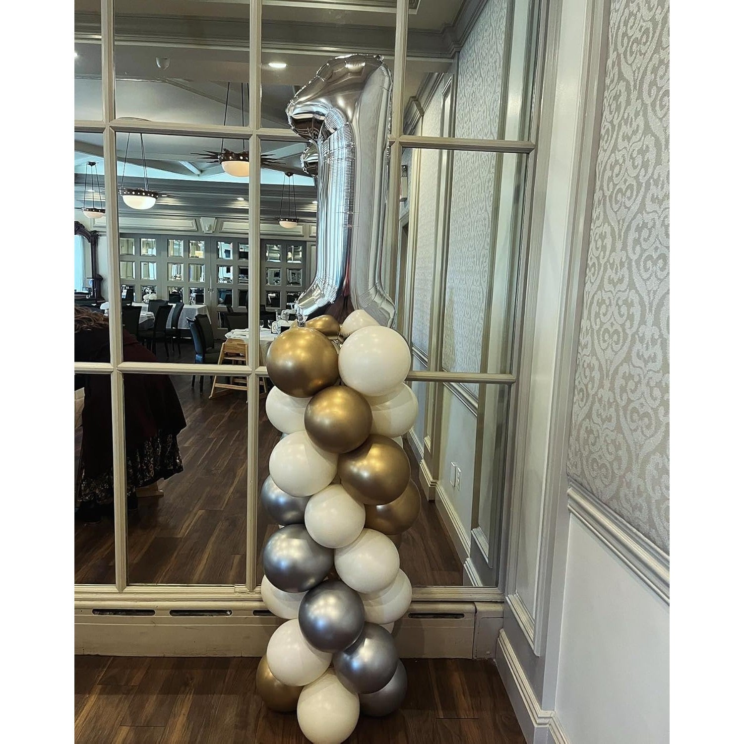 Balon din Folie Metalizata, Flippy, Figurina Cifra, Tema Aniversare 100 cm, Ambalaj Individual, Pai inclus, Umflare cu Aer sau Heliu, Argintiu, Cifra 1-5