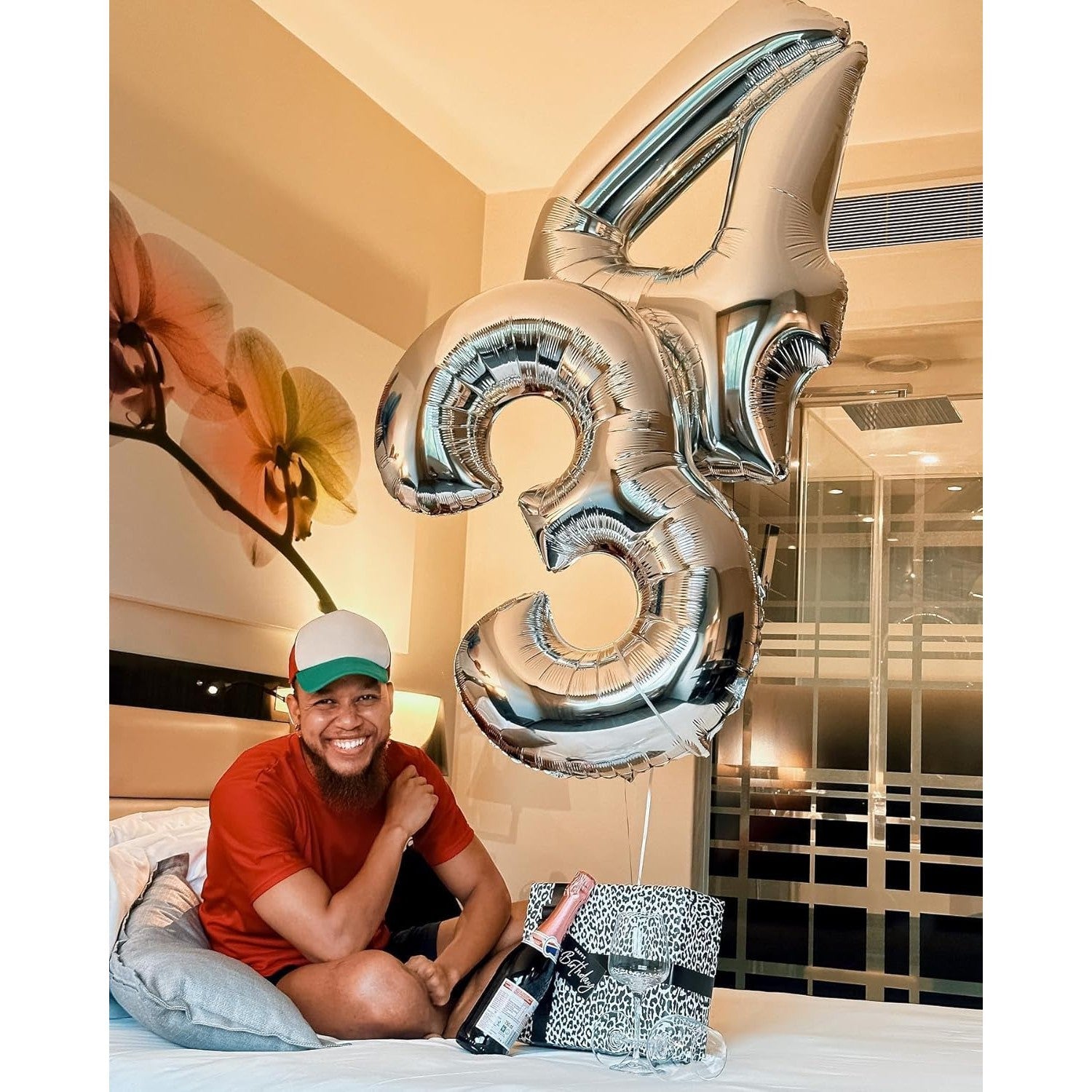 Balon din Folie Metalizata, Flippy, Figurina Cifra, Tema Aniversare 100 cm, Ambalaj Individual, Pai inclus, Umflare cu Aer sau Heliu, Argintiu, Cifra 3-2