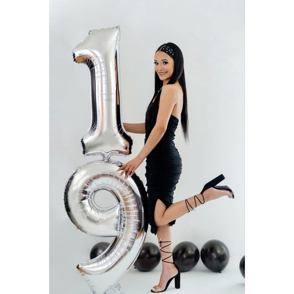 Balon din Folie Metalizata, Flippy, Figurina Cifra, Tema Aniversare 100 cm, Ambalaj Individual, Pai inclus, Umflare cu Aer sau Heliu, Argintiu, Cifra 9-1
