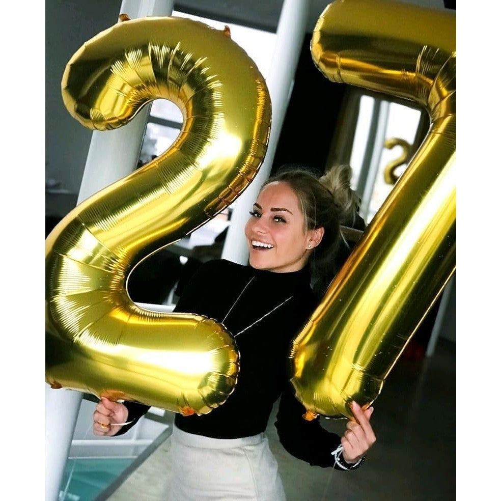Balon din Folie Metalizata Flippy, Figurina Cifra, Tema Aniversare 100 cm, Ambalaj Individual, Pai inclus, Umflare cu Aer sau Heliu, Auriu, Cifra 7-3