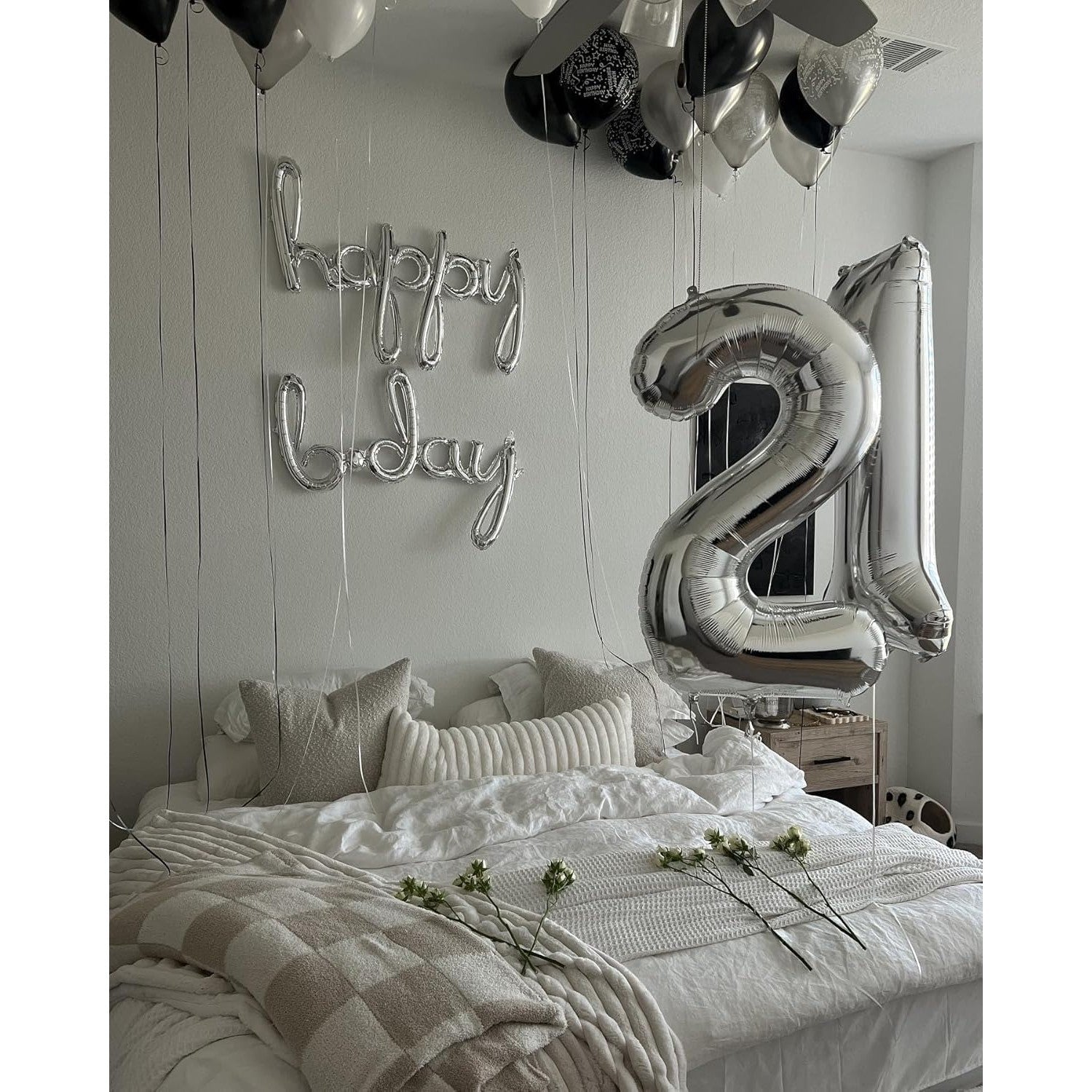 Balon din Folie Metalizata, Flippy, Figurina Cifra, Tema Aniversare 100 cm, Ambalaj Individual, Pai inclus, Umflare cu Aer sau Heliu, Argintiu, Cifra 2-5