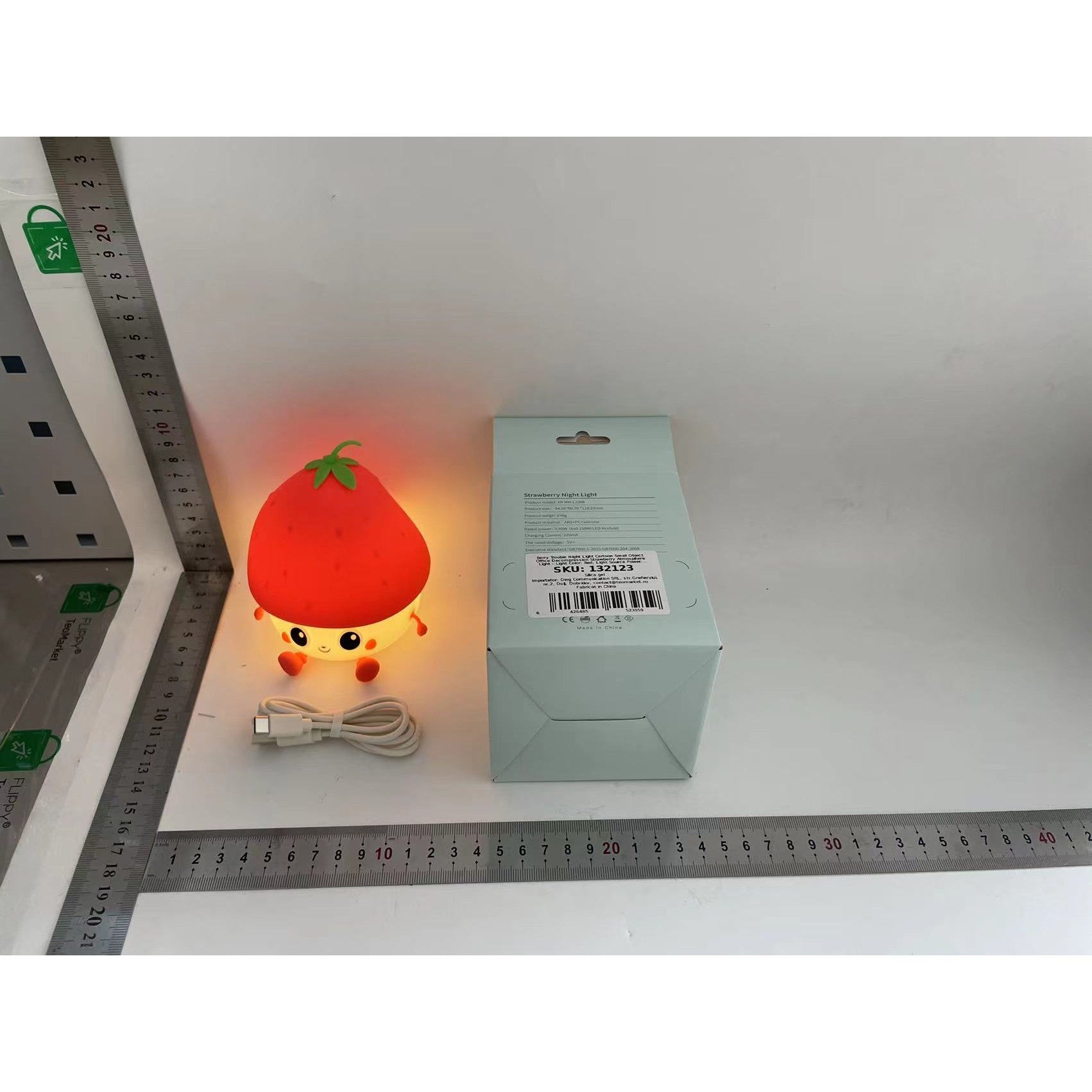 Lampa de Veghe pentru Copii, Flippy, din Silicon, Senzor Tactil, Model Capsunica, Lumina Calda, Protectie pentru Ochi, Incarcare USB, Capacitate Baterie Incorporata 1200mAh, 10.8x9x12.8 cm, Rosu-1