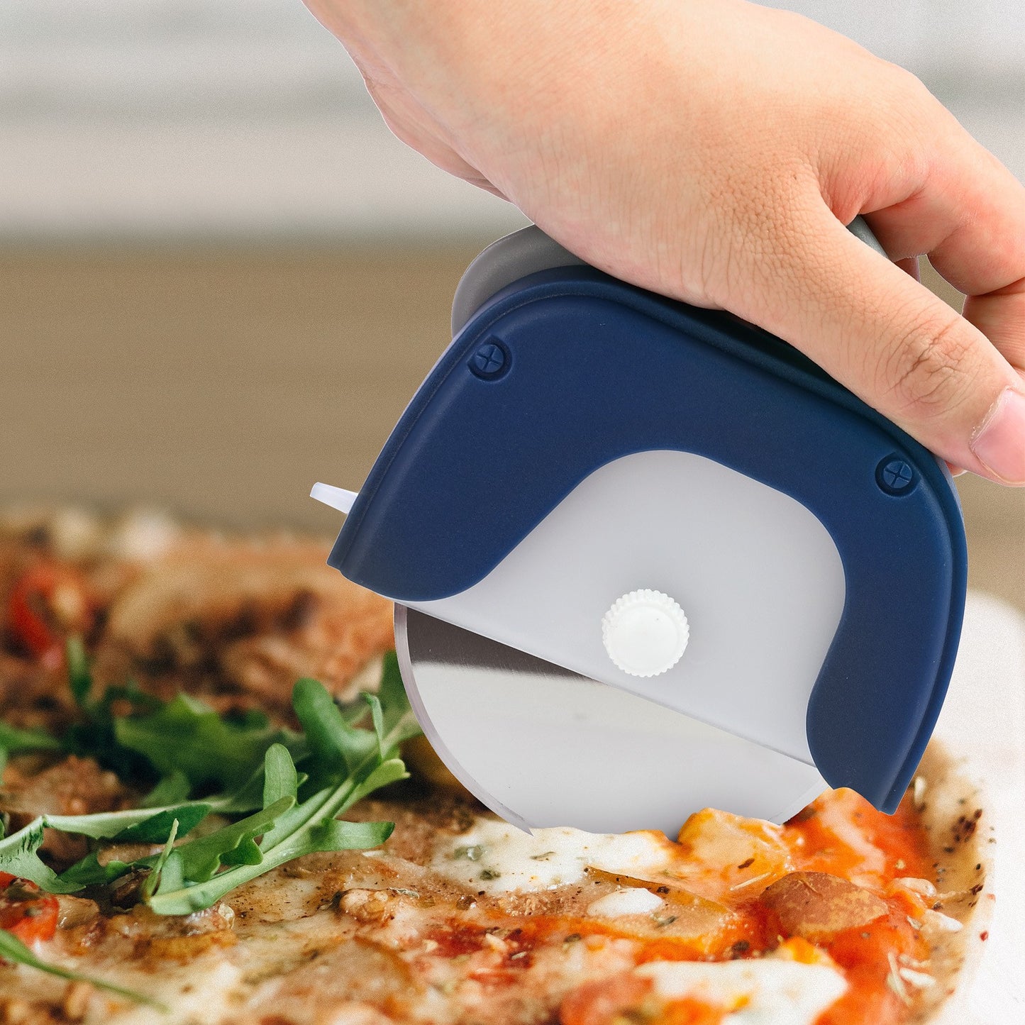 Cutit circular pentru pizza Flippy, 11.5 x 12.5 cm, otel inoxidabil si plastic, capc protectie lama, albastru-4