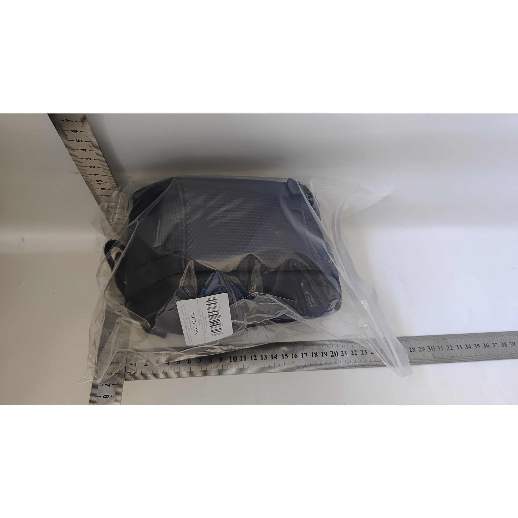 Borseta pentru bicicleta Flippy, Hard Shell, material piele artificiala si carbon, 20x12x11.5 cm, prindere de sa, capacitate 2L, impermeabila, negru-11