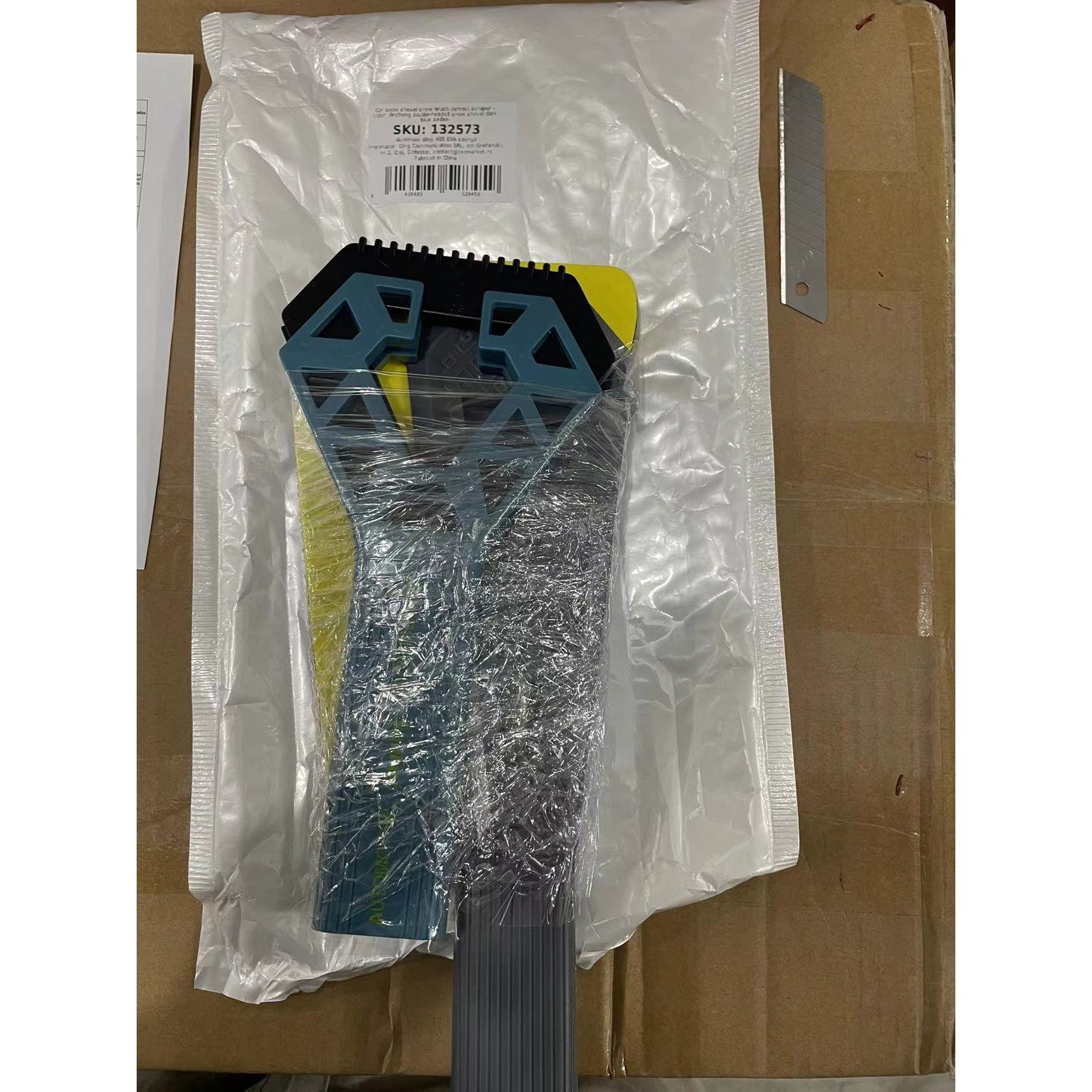 Racleta Auto pentru Zapada cu Doua Capete, Flippy, Universala, Deszapezire Masina, cu Maner, Ergonomica, Detasabila, pentru Geamuri si Caroserie, Usor de Utilizat, 61x12.5 cm, Albastru-1