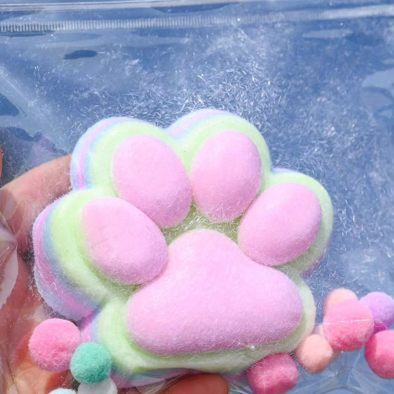 Jucarie Antistres Squishy, Flippy, cu Revenire Lenta, Model Labuta de Pisica Pufoasa, 12.5x10.5 cm, 220g, Squeeze Pinch Family, Ambalaj Transparent, Roz Curcubeu-0