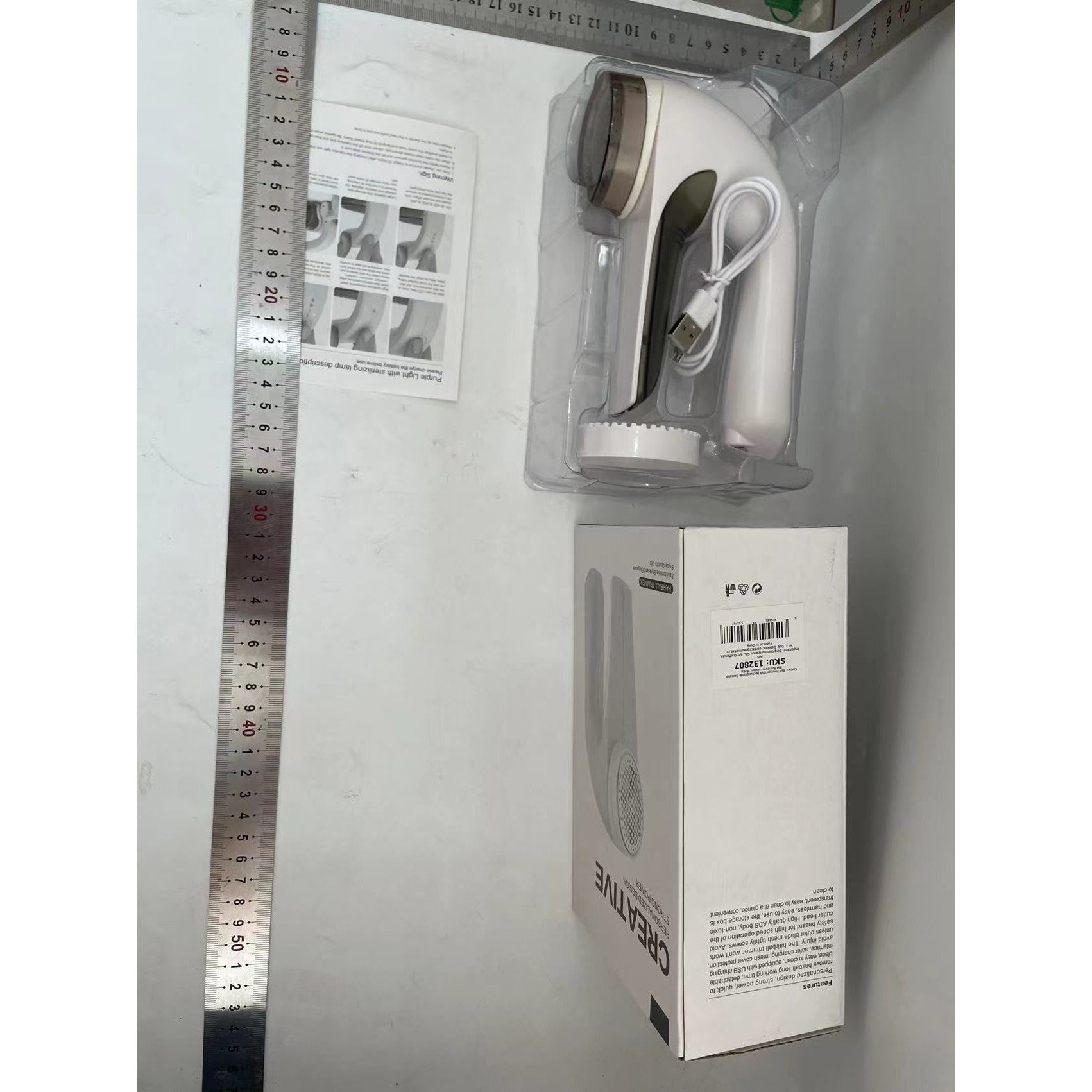 Aparat Pentru Curatat Scame, Par Si Praf, Flippy, Trimmer pentru Diferite Tipuri De Material, Cu Lame Din Otel Inoxidabil, Maner Ergonomic, Incarcare Prin USB, 15x6x9 cm, Alb-1