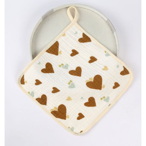 Prosop Absorbant din Bumbac pentru Bebelusi, Flippy, 25x25 cm, Model Inimioare, cu Agatatoare, Bej-0