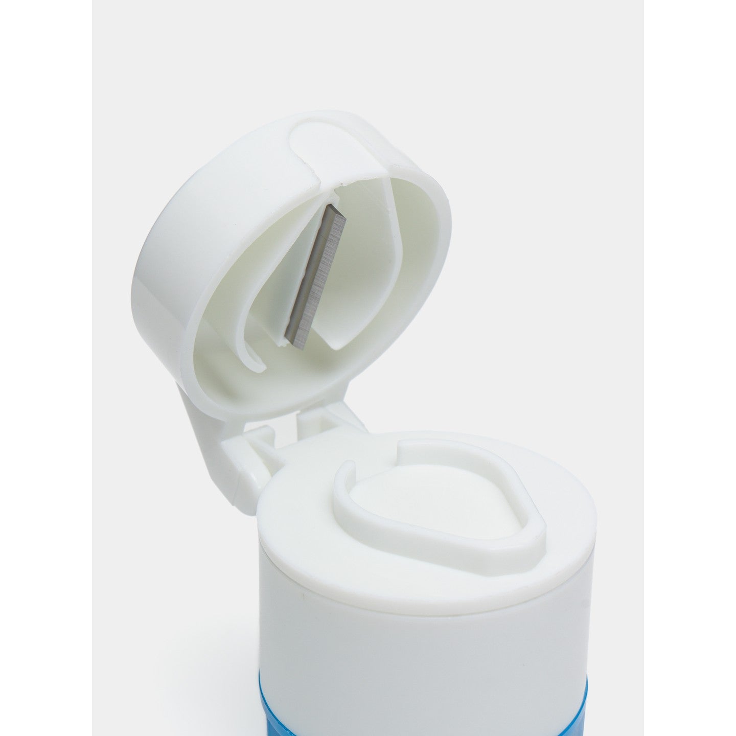 Cutie Pastile Multifunctionala, Flippy, 4 in 1, Pahar Apa, Taiere, Sfaramare, Depozitare, Compact, ABS cu Lama din Inox, Alb/Albastru, 8.7x6.2x4.1 cm-4