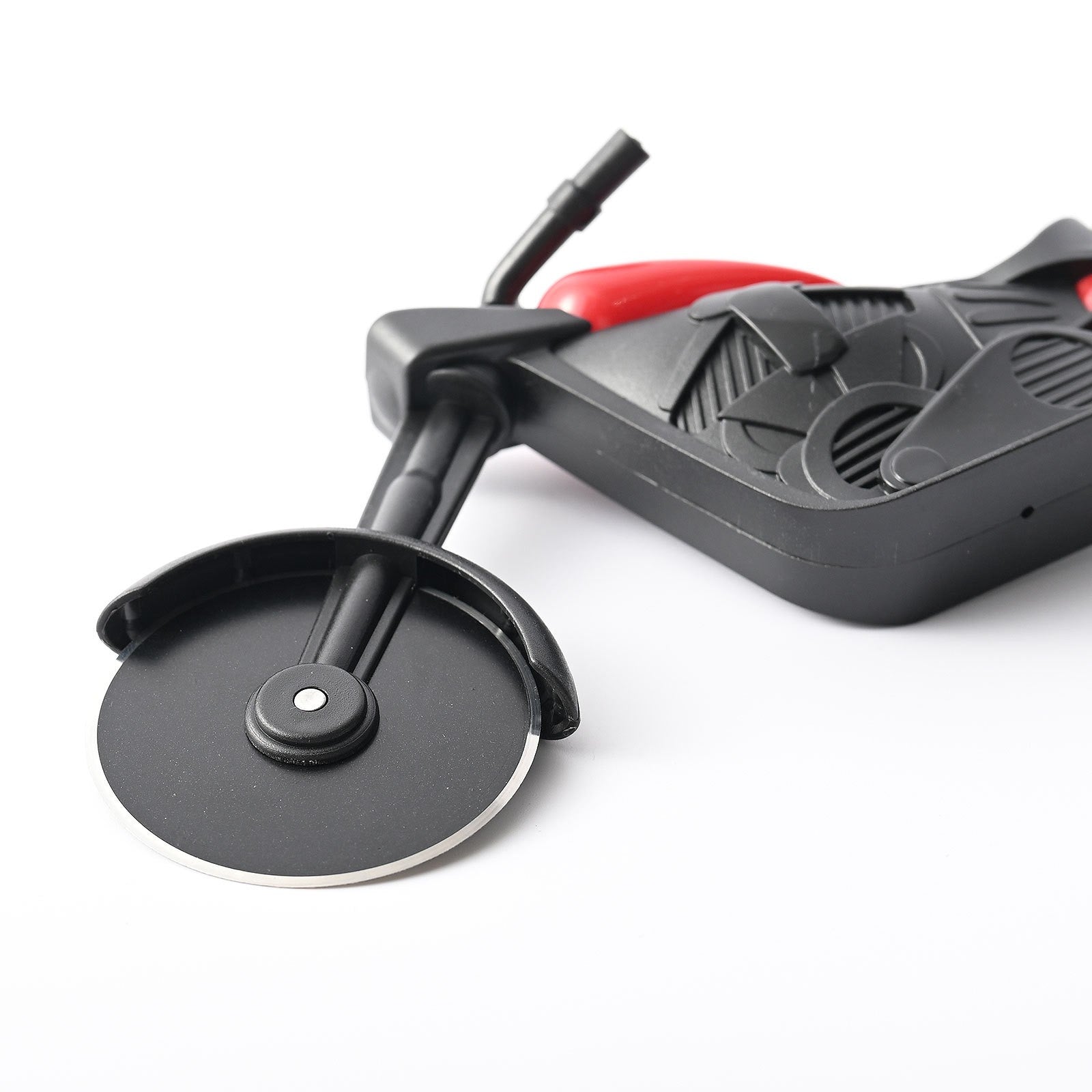 Cutit pizza creativ Flippy, in forma de motocicleta, cu suport pentru cutit, 21.5 x 9.5 cm, otel/PP, negru-3