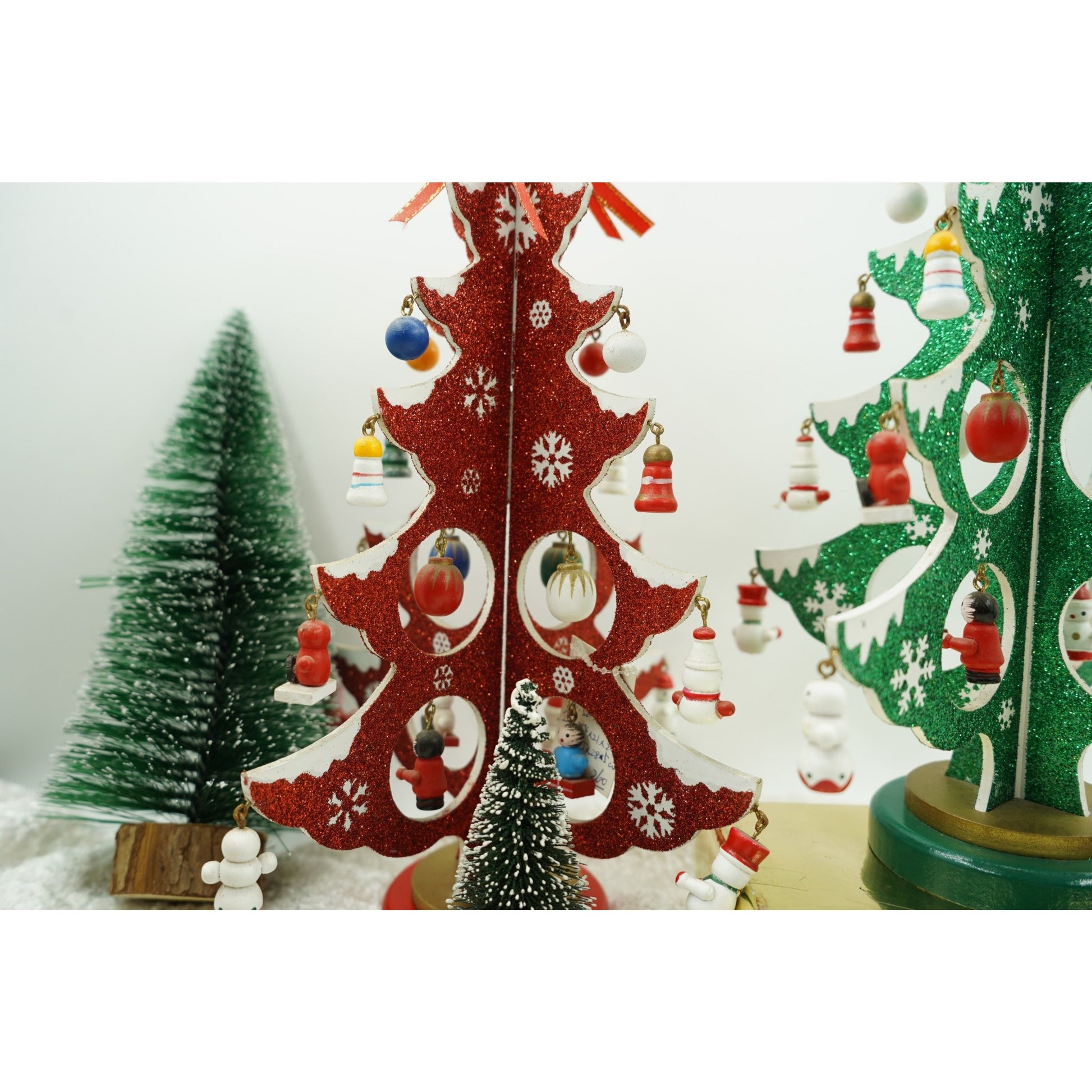 Decoratiune Craciun, Brad, Rosu/Alb, 8 cavitati cu ornamente, 18.5 cm x 33 cm, Lemn, Flippy-2
