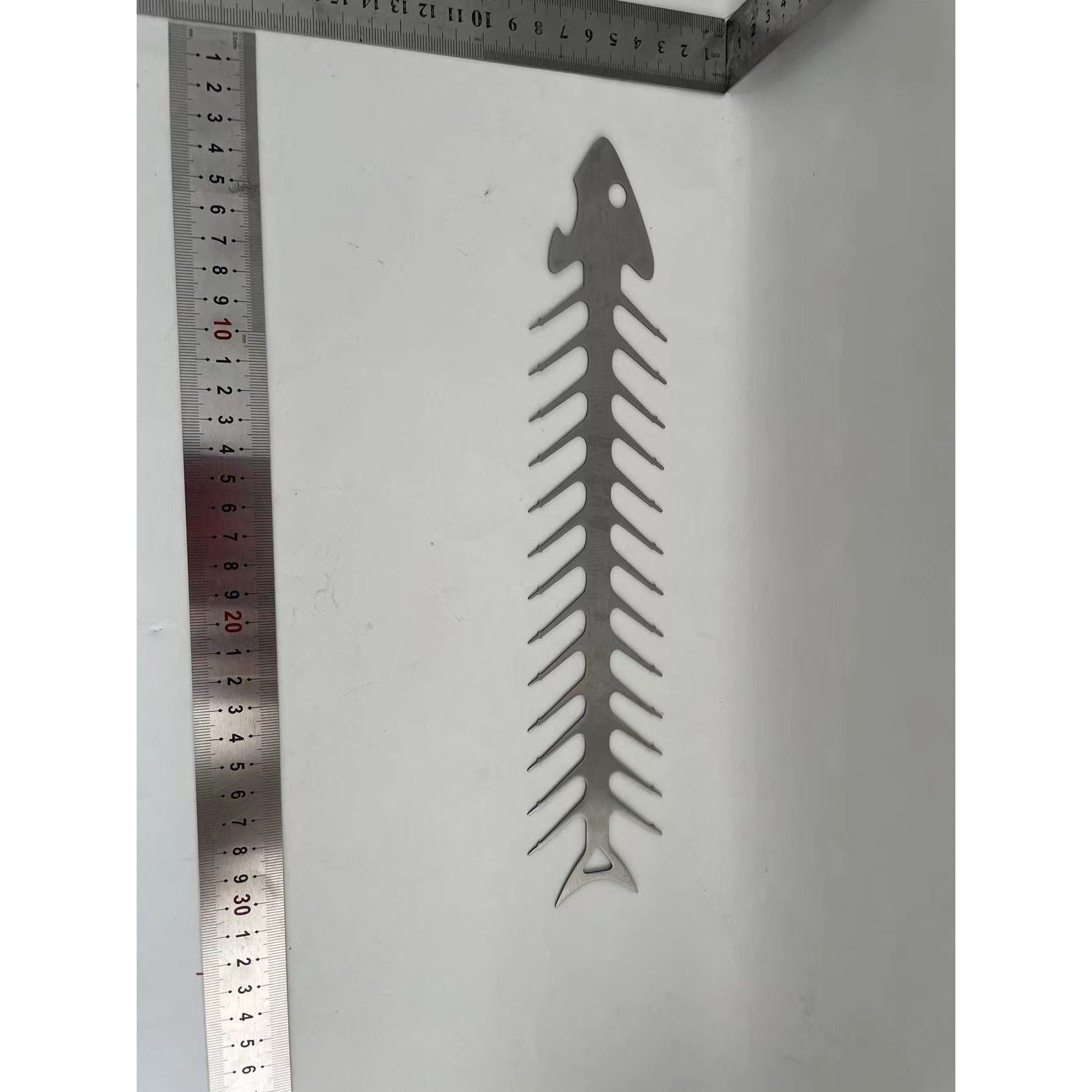 Forma pentru Frigarui, Flippy, Model Oase de Peste, din Otel Inoxidabil, Instrument pentru Gratar, BBQ, cu Deschizator de Sticle, 30x6 cm, Argintie-1