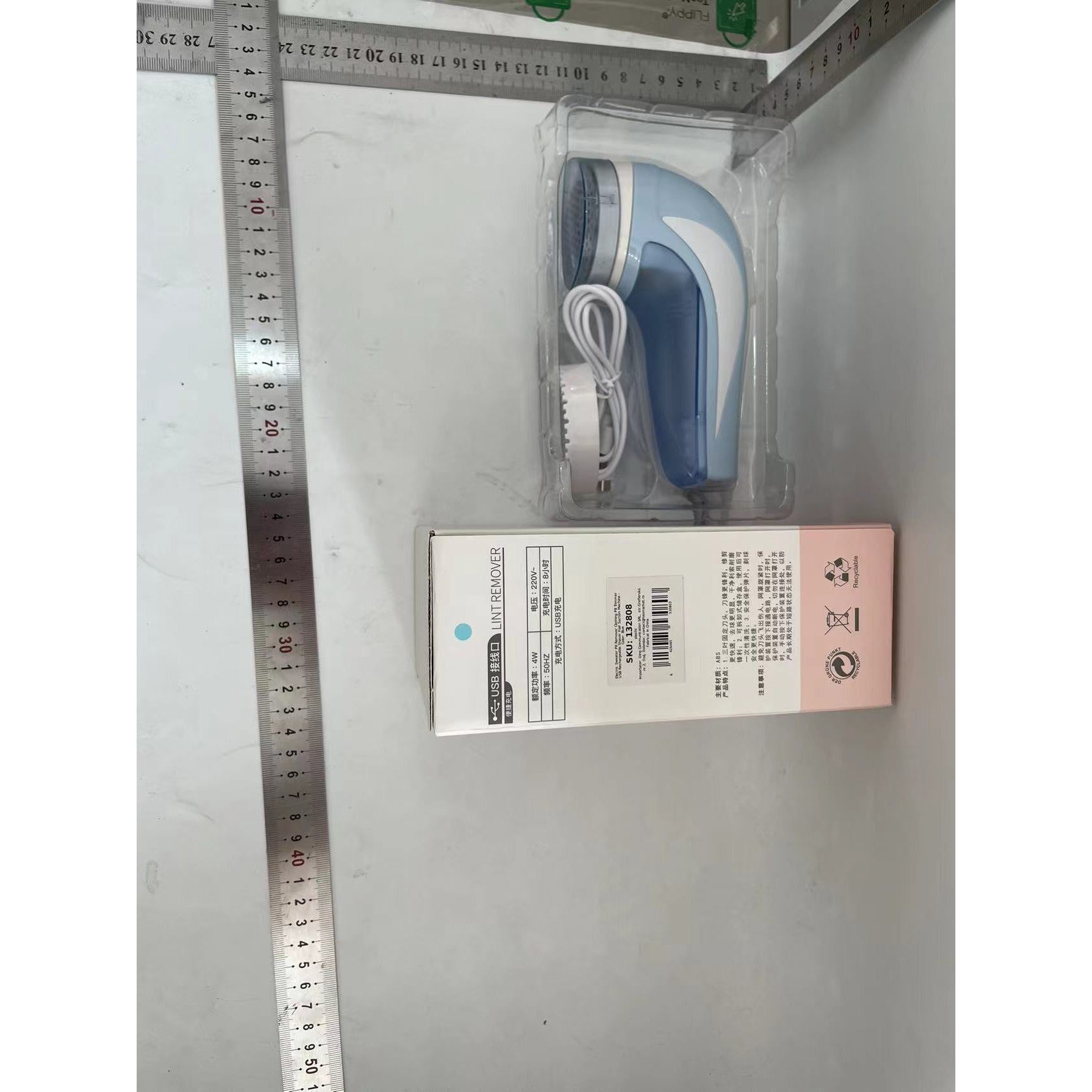 Aparat Pentru Curatat Scame, Par Si Praf, Flippy, Pentru Diferite Tipuri De Material, Cu Lame Din Otel Inoxidabil, Incarcare Prin USB Type-C, Cu Perie De Curatare si Cablu USB Incluse, 13.5x9 cm, Albastru-1