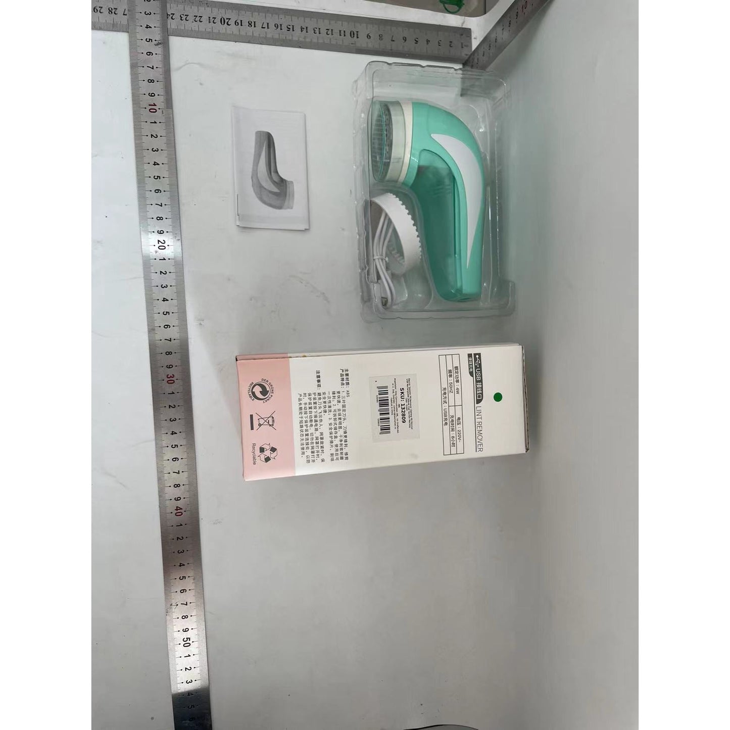 Aparat Pentru Curatat Scame, Par Si Praf, Flippy, Pentru Diferite Tipuri De Material, Cu Lame Din Otel Inoxidabil, Incarcare Prin USB Type-C, Cu Perie De Curatare si Cablu USB Incluse, 13.5x9 cm, Verde-1