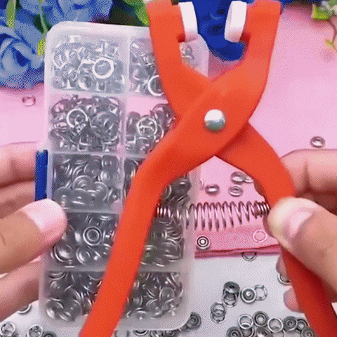 Cleste pentru capse - cu 25 de capse incluse
