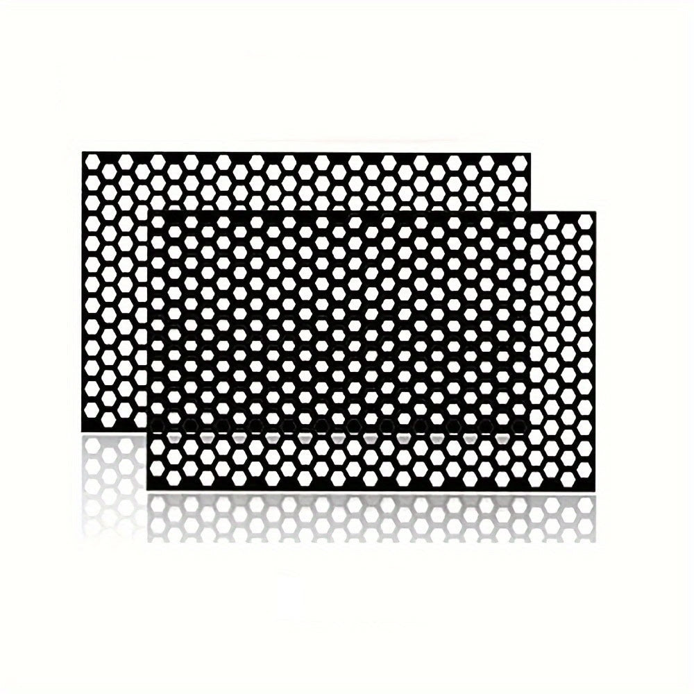Set 2 folii autoadezive decupate pentru decorarea stopurilor auto, dimensiune 2 x 48 x 30cm, culoare Negru Mat, model HONEYCOMB-4