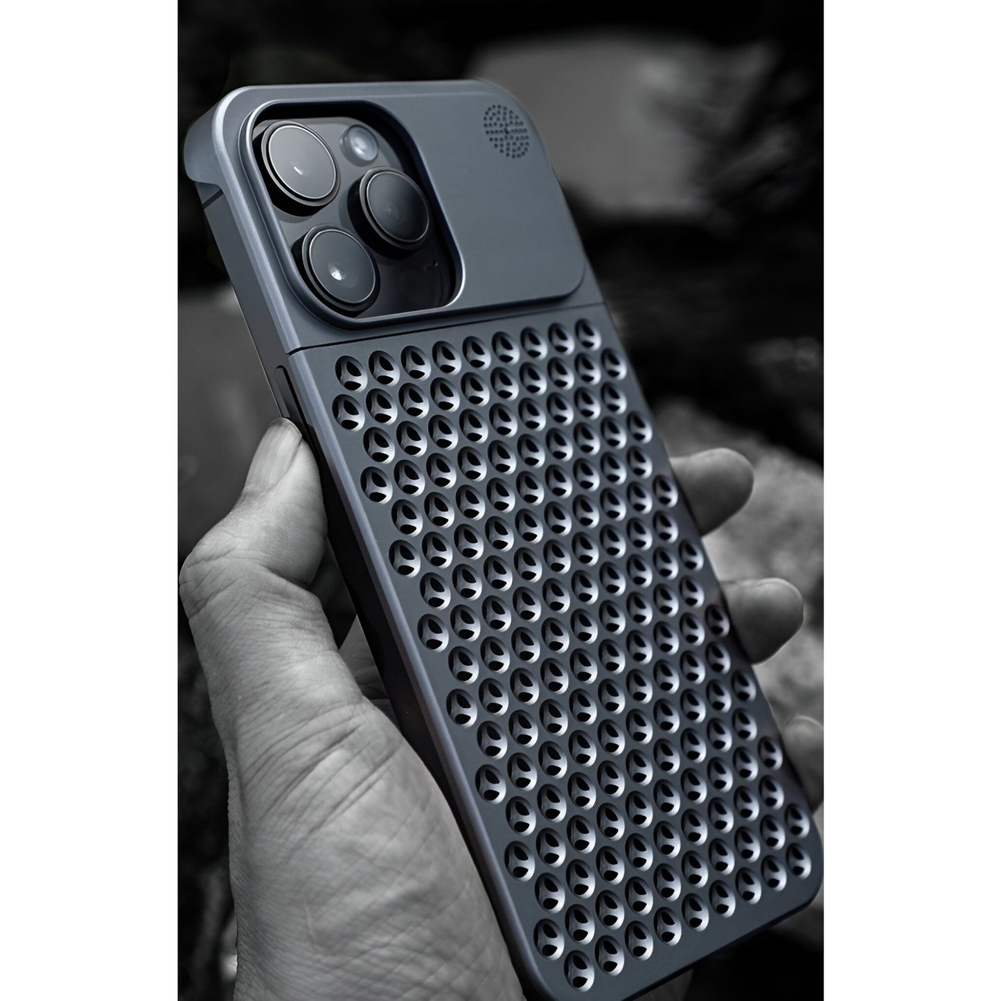 Husa Aromaterapia Compatibila cu iPhone 15 Pro, Flippy, Antisoc, Antizgariere, Protectie Camera si Supraincalzire, din Aliaj de Aluminiu, Gri-6