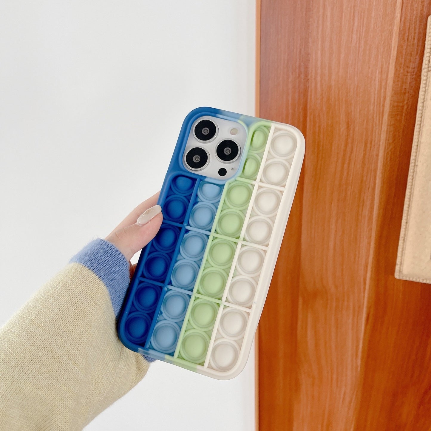 Husa de protectie Flippy Pop It compatibila cu Apple iPhone 13 Pro,Model 6,Multicolor-1