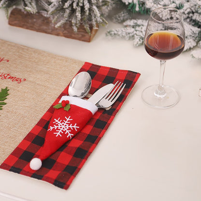 Husa decorativa festiva pentru 3 tacamuri Flippy, model caciulita cu fulg, material textil si poliester, 18 x 7 cm, rosu-3