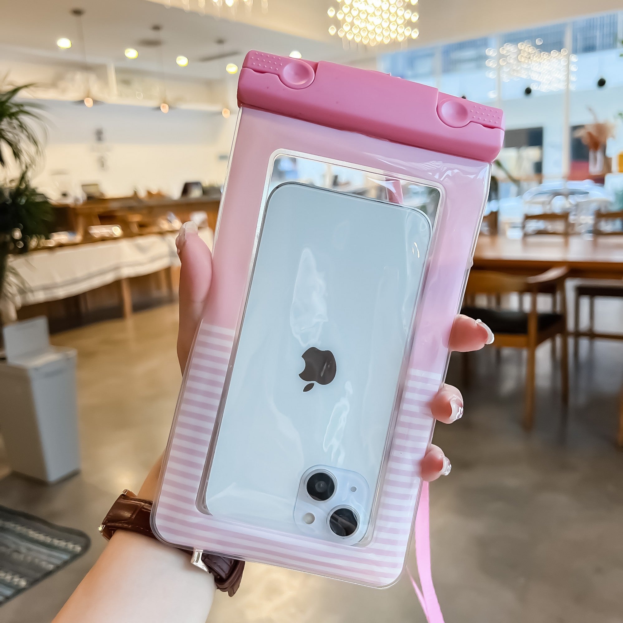 Husa subacvatica Cushion Waterproof Flippy, Snowproof, Universala, Dungata, cu Snur, pentru telefon sau documente, Roz-2