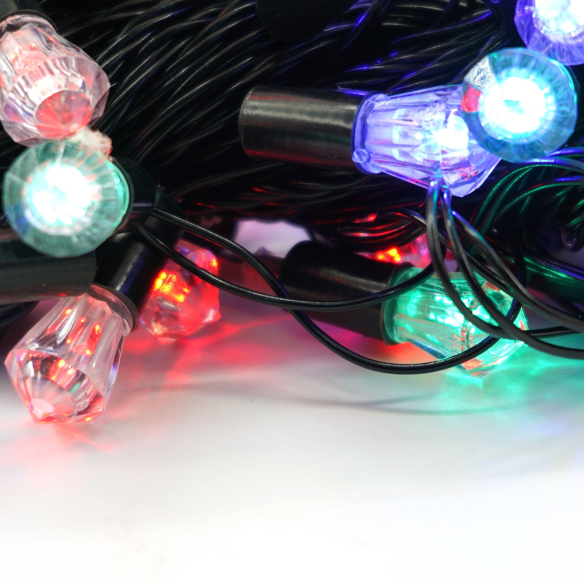 Instalatie de Craciun Liniara RGRB Yoto, 10 m, din care 1 m Prelungitor 220V, 40 LED, Model Diamante, Utilizare Interior/Exterior, Interconectabila, Fir Negru, multicolor-2