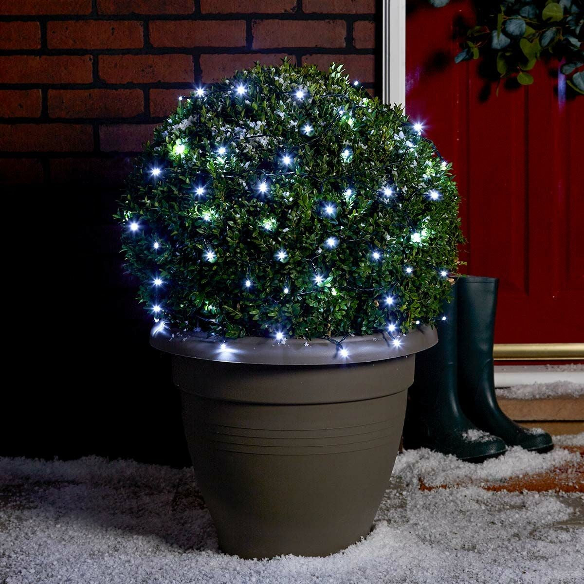 Instalatie de Craciun liniara Yoto, 10 m, din care 1 m cablu priza 220V, 100 LED, 8 jocuri de lumini, controler, fir negru, alb rece-5