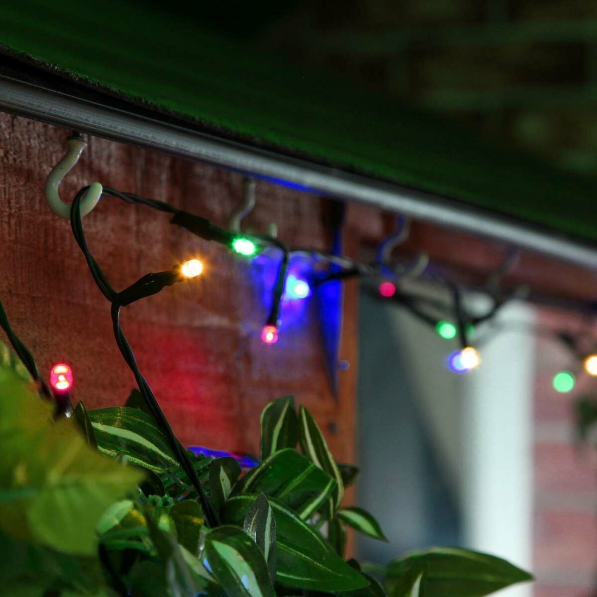 Instalatie de Craciun liniara Yoto, 17 m, din care 1 m cablu priza 220V, 200 LED, 8 jocuri de lumini, controler, fir negru, multicolor-1