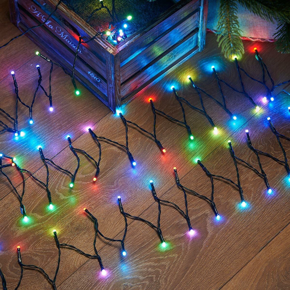 Instalatie de Craciun liniara Yoto, 17 m, din care 1 m cablu priza 220V, 200 LED, 8 jocuri de lumini, controler, fir negru, multicolor-4