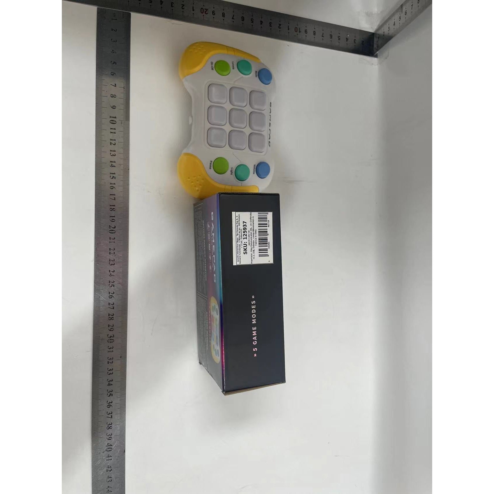 Jucarie Interactiva Flippy, Tip Consola Pop It, 6 butoane functionale, 5 Moduri de Joc, 600 Niveluri, + 3 ani, Galben/Gri-6