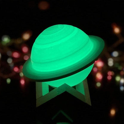 Lampa de veghe cu telecomanda in forma de Saturn 3D Saturn Light 16 culori, alimentare baterii, stand lemn inclus, 15 cm, Flippy-6