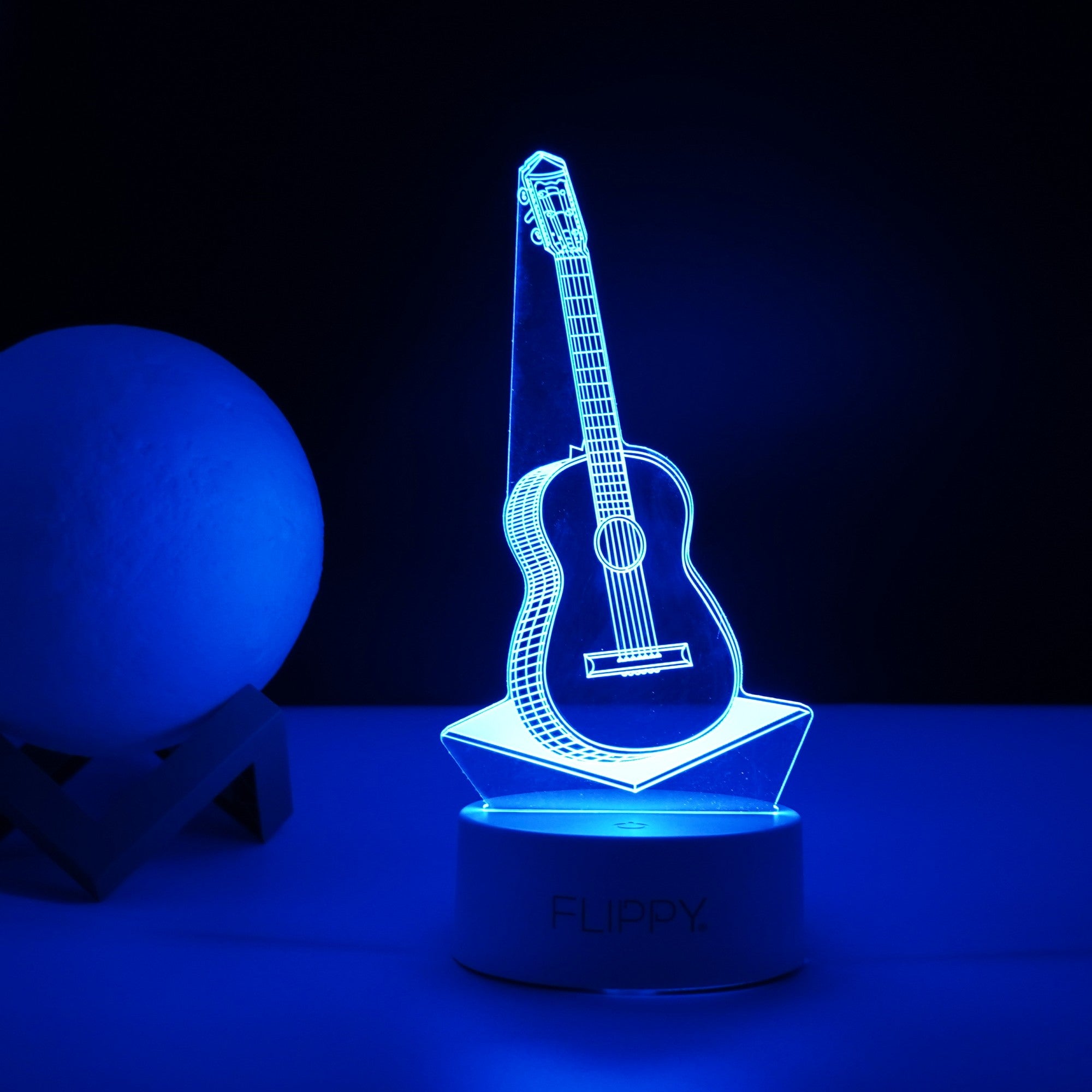 Lampa LED decorativa, Flippy, 3D, Chitara, din material acril si lumina multicolora, alb-3