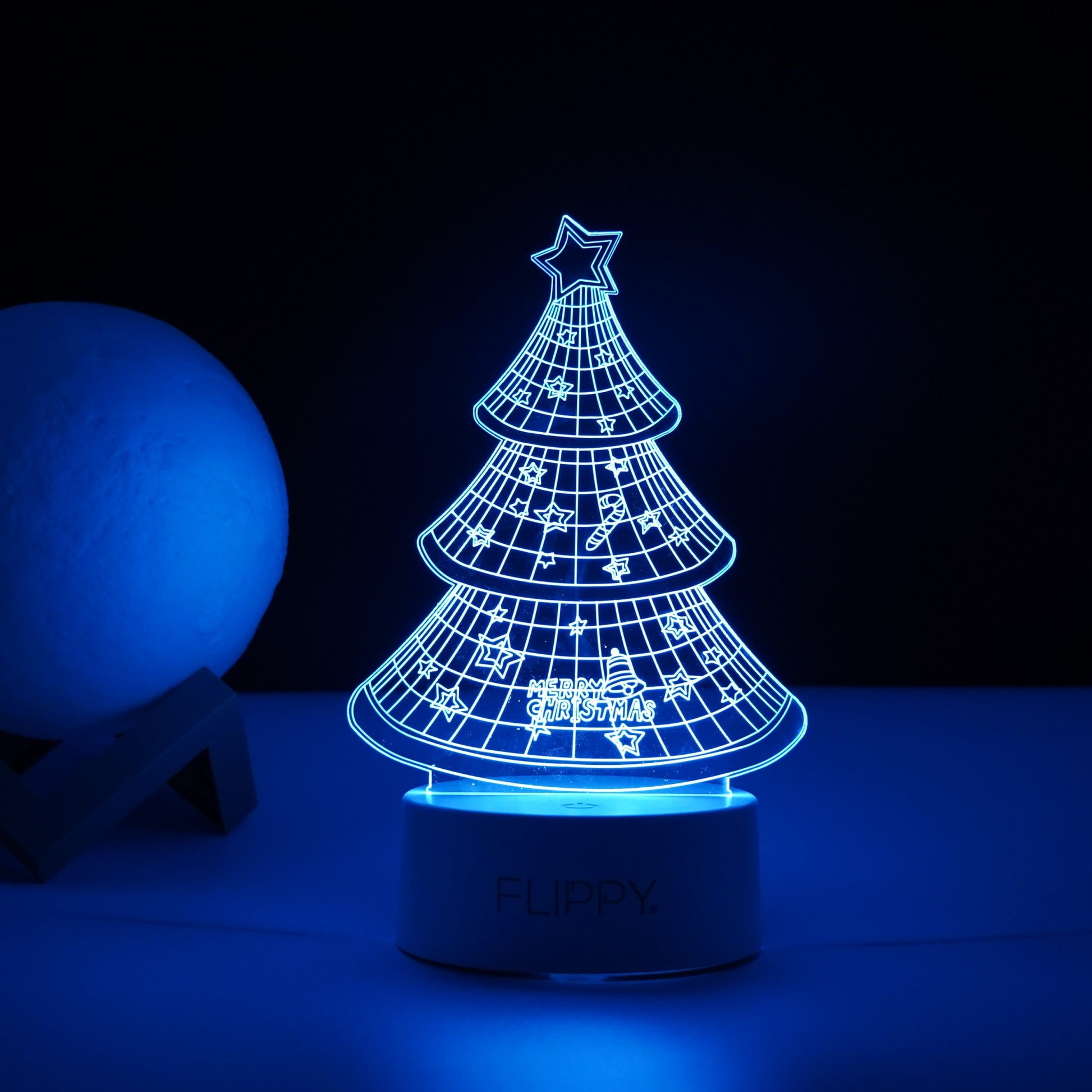 Lampa LED decorativa, Flippy, 3D, Pom de Craciun, din material acril si lumina multicolora, alb-2